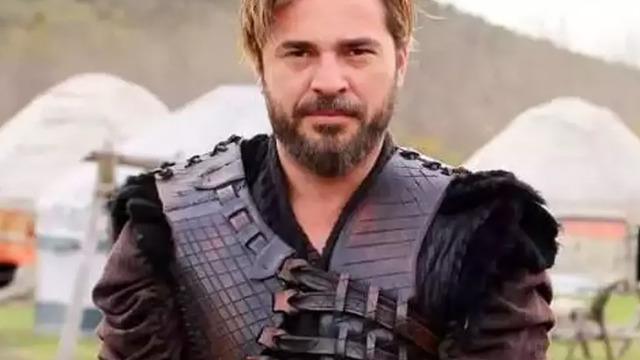 Engin Altan Düzyatan eşi Neslişah'ı dinlemedi fena dolandırıldı! Belediyeden aradıklarını sandı parayı yatırdı