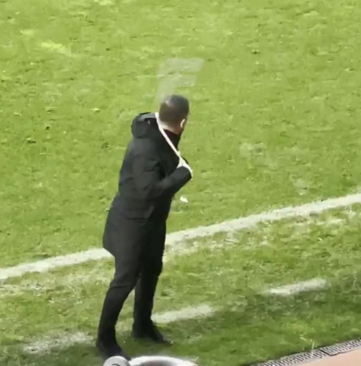 Arda Turan sinirden deliye döndü! Eline ne geçtiyse çimlere fırlattı G1