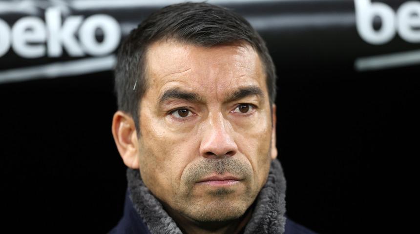 Mağlubiyetin ardından Van Bronckhorst'tan şampiyonluk sözleri: "Dürüst olmak gerekiyor..."