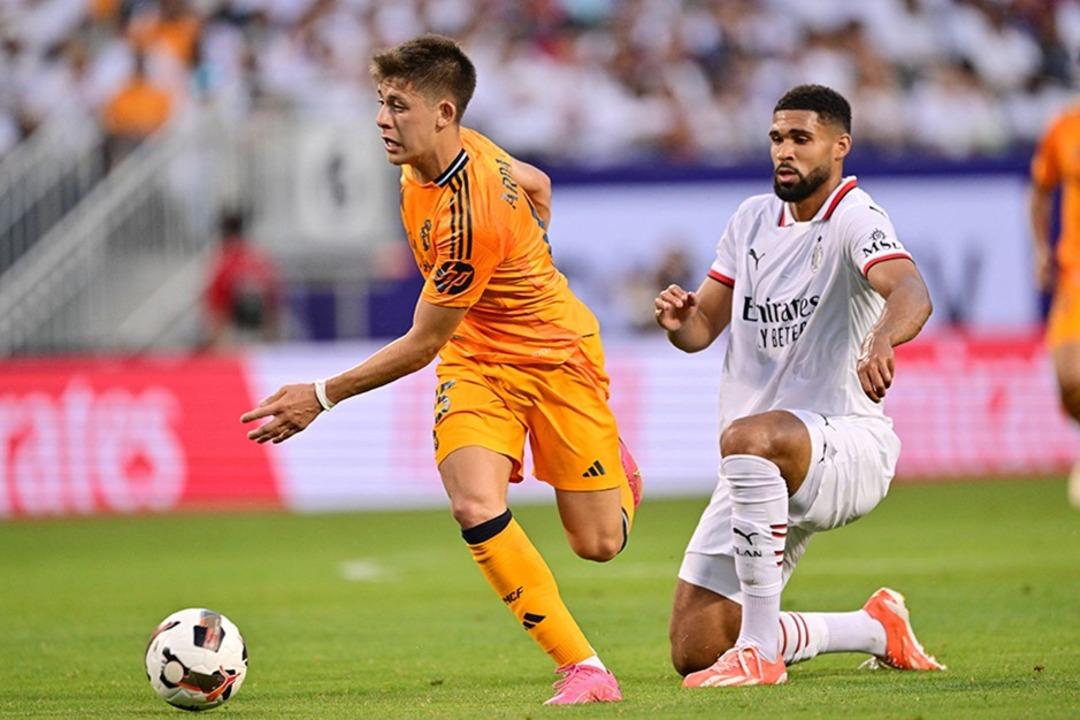 Arda G&uuml;ler &ouml;yle bir &ccedil;alım attı ki... B&uuml;t&uuml;n stad ayağa kalktı! "İki saniyede kariyeriyle oynadı... Tıpkı Messi gibi!"