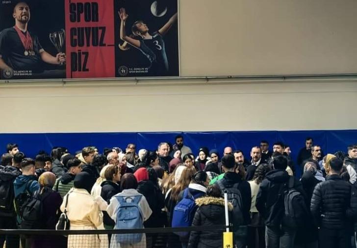 Mahsur kalan 787 vatandaş kurtarılarak misafirhanelere yerleştirildi! 5 çobandan biri hayatını kaybetti: Kent kabusu yaşıyor... 'Zorunlu olmadıkça çıkmayın' G4