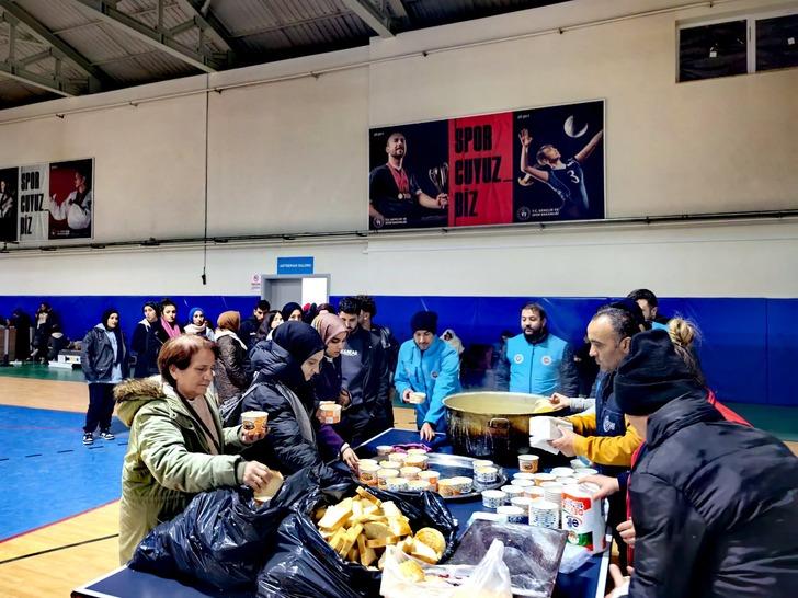 Mahsur kalan 787 vatandaş kurtarılarak misafirhanelere yerleştirildi! 5 çobandan biri hayatını kaybetti: Kent kabusu yaşıyor... 'Zorunlu olmadıkça çıkmayın' G1