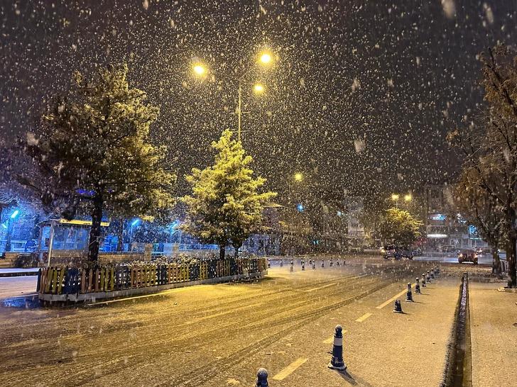 BUGÜN OKULLAR TATİL Mİ? 32 ilde eğitime kar engeli! 25 Kasım 2024 Pazartesi kar tatili olan il ve ilçeler... G4