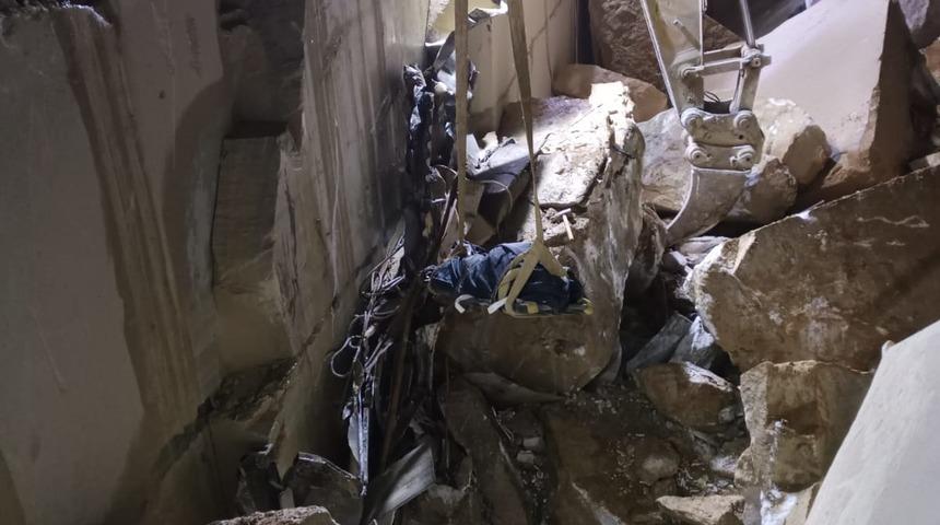 Marmara Adası'ndaki toprak kaymasında göçük altında kalan ikinci kişinin cesedine ulaşıldı