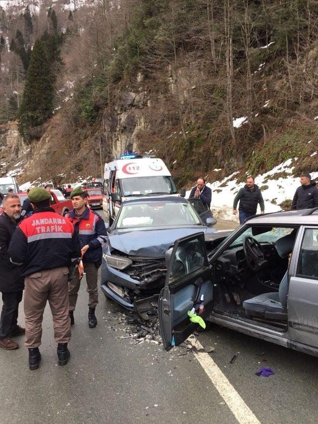 Rize’de trafik kazası: 7 yaralı