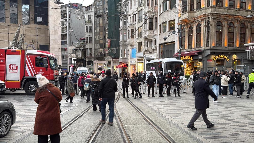 ISTANBUL--TAKSIM-MEYDANI-VE-CEVRESI-KAPA_439651_129751