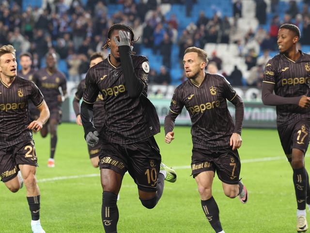 Trabzonspor, Adana Demirspor'a acımadı! Akyazı'da oynanan maçta rakibini gole boğan bordo-mavililer, kötü gidişata 'dur' dedi