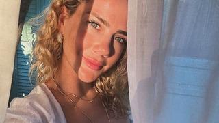 Mutfak Bahane'nin sunucusu Derya Taşbaşı evlendi! Derin dantel yırtmaçlı gelinliği çok beğenildi 