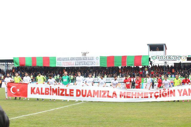 Amed Sportif Faaliyetler - Tuzlaspor maçında Mehmetçiğe pankartlı destek