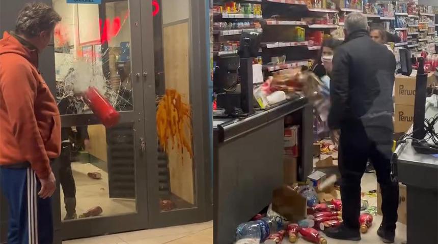 Hırsızlık yaparken yakalandılar, çalışanlar tarafından markete kitlendiler! Yangın tüpüyle cama vurup kaçmaya çalıştılar