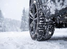 Değiştirilmesi zorunlu ücreti ise değişiyor... Kış aylarının gelmesi ile lastik ve değişim ücretlerini de yeniden gündem oldu