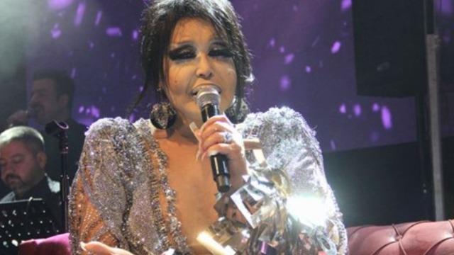 Bülent Ersoy yolcu uçağına bindi! Görenler çok şaşırdı