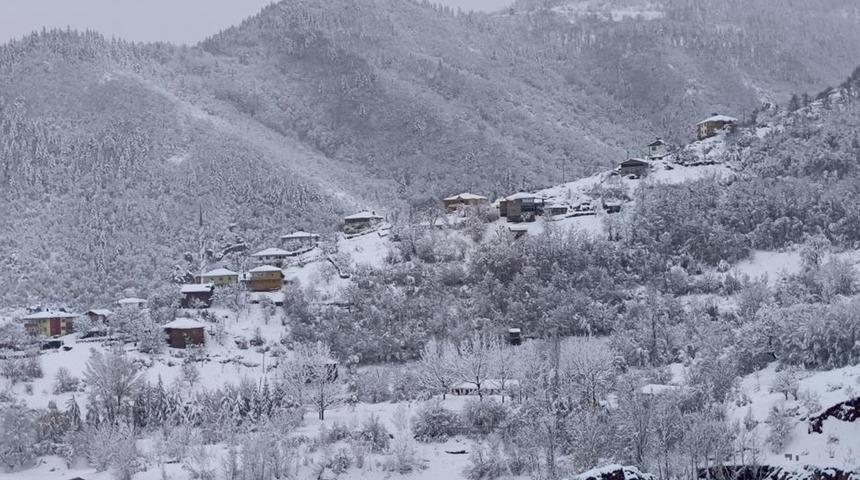 Ordu'nun 10 ilçesinde eğitime kar engeli