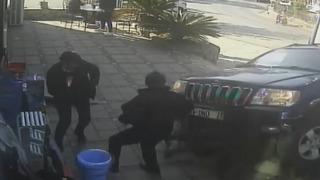 Sadece park etmek istedi! Ortalık savaş alanına döndü