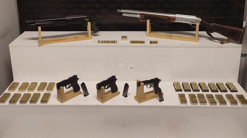 Kayseri'de silah kaçakçılığı operasyonunda 2 şüpheli yakalandı