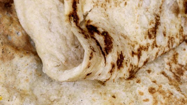 Kurumayan lavaş tarifi: Kurumayan lavaş nasıl yapılır?