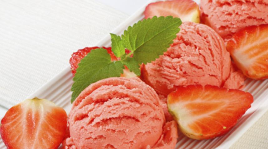 Ev Yapımı &Ccedil;ilekli Diyet Dondurma