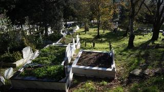 Para yerine mezarlık arsası verdiler, hem de içi dolu... Belediyenin yanıtı daha da şaşırttı: İcraya verp satabilirsin