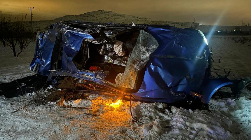 Nevşehir'de tarlaya devrilen otomobilin sürücüsü yaralandı