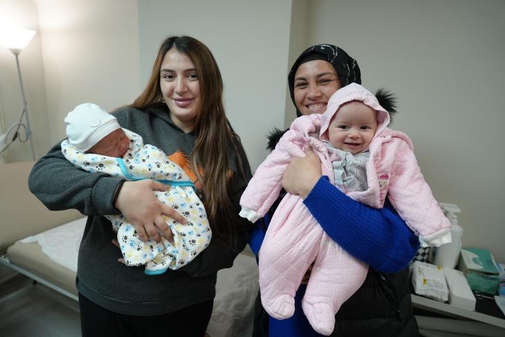 Samsun'da ilginç tesadüf: Yakın zamanda doğum yapan anne-kız, doktoru bile şaşırttı!