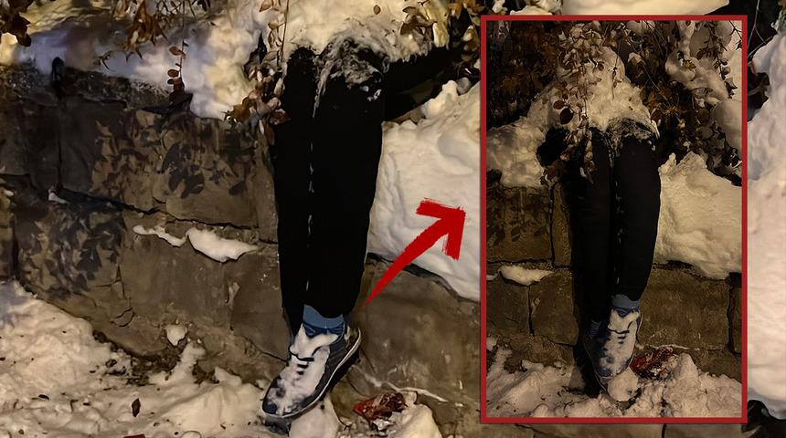 Yolda yürürken gördüğü şey yüreğini ağza getirdi, panikledi hemen polisi aradı... Cinayet ihbarı cansız manken çıktı! 