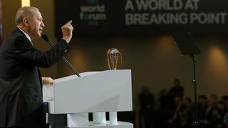 SON DAKİKA | TRT World Forum'a damga vuran anlar! Erdoğan protestoyu duyunca sinirlendi, tepkisini gösterince ayakta alkışlandı: Siyonistlerin dili ağzı olma...