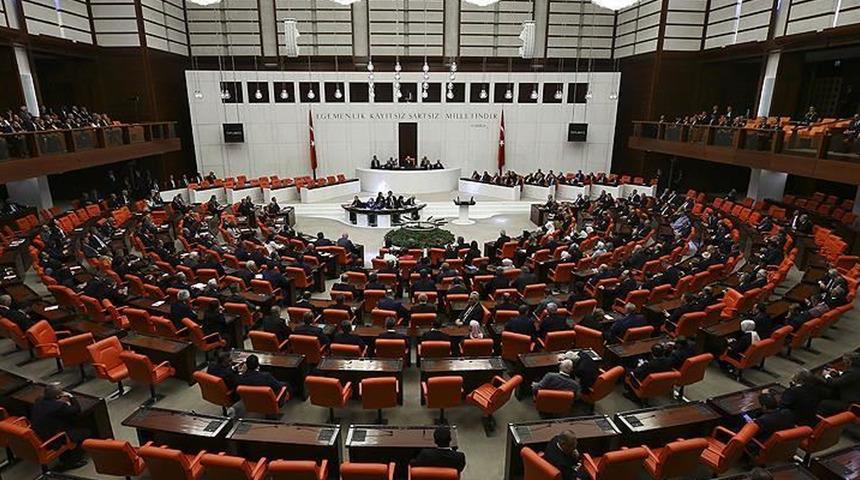 Milyonlarca memuru ilgilendiriyor! Kanun değişiyor... Görevlerine geri dönebilecekler