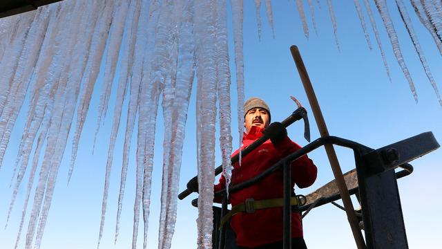 Erzurum'da 'buz kırma timi' görevde!