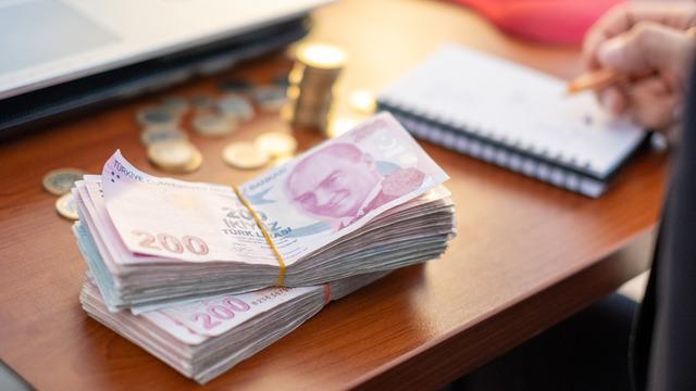 İş dünyasının asgari ücret teklifi! İşçi ve emekçiyi umutlandıran haber... Beklenti yükseldi, hesaplar değişti: 'Ortalama enflasyon' önerisi masada