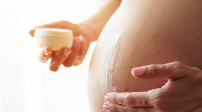 Hamilelik çatlakları için ne kullanılmalı? Çatlaklardan koruyan doğal yağ karışımı