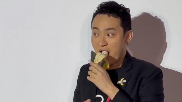 Geçen hafta 6.2 milyon dolara satın aldığı sanat eserini afiyetle yedi! Çinli girişimcinin hareketi dünya basınında çok konuşuldu