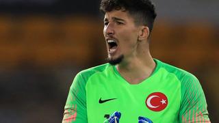 Altay Bayındır Süper Lig deviyle anlaşmak üzere! Manchester United macerası sona eriyor...