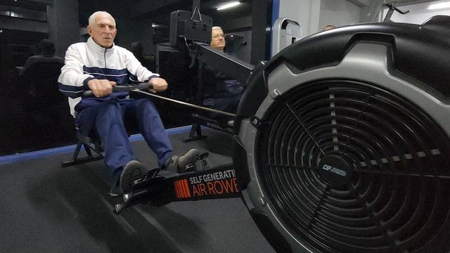 Muhtarlardan yeni imaj çalışması! Yaşlı ve göbekli görünümle benimsendiklerini düşünen muhtarlar spora başladı