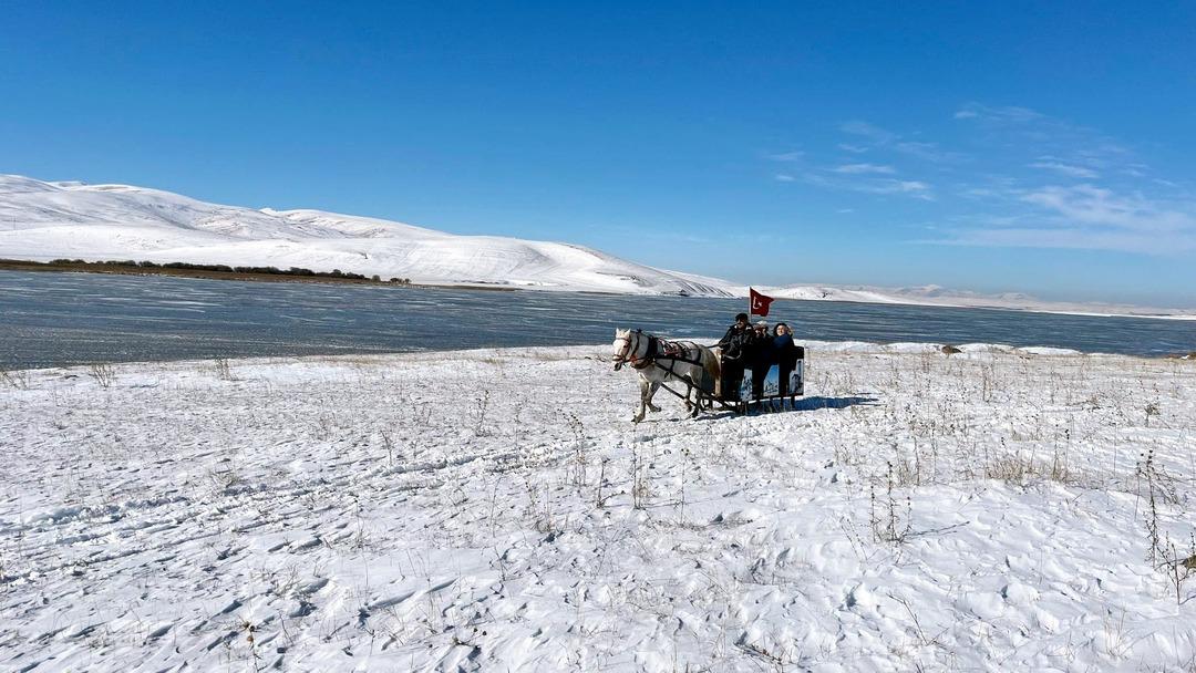 KARS-CILDIR-GOLUNUN-YUZEYI-KISMEN-DONDU_448233_132369