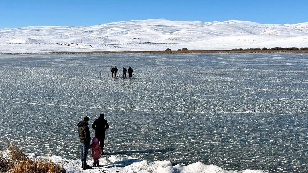 KARS-CILDIR-GOLUNUN-YUZEYI-KISMEN-DONDU_448231_132369