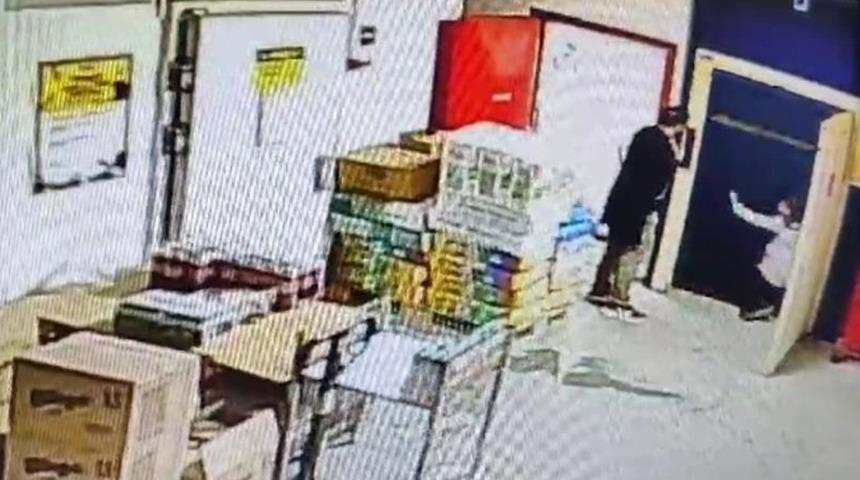 İzmir'de korkunç kaza! Bindiği asansörün kabini düştü... Yoğun bakımda yaşam mücadelesi veriyor