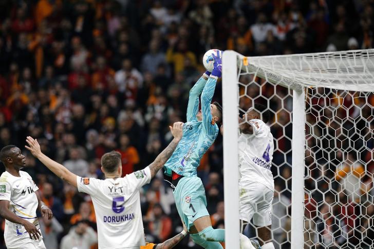 Puan kaybı sonrası hedefte Okan Buruk var! "Neden oyundan alıyorsun?" G4