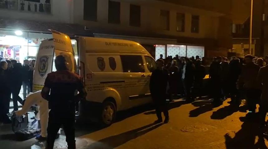 &Ccedil;ekmek&ouml;y'de polis dehşet sa&ccedil;tı! 2 kişiyi &ouml;ld&uuml;r&uuml;p, 2 kişiyi yaraladı