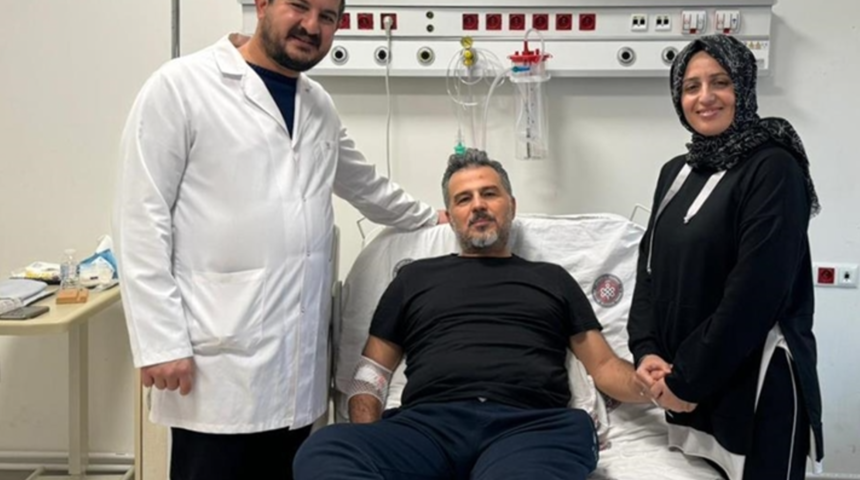 Erken evrede kolon kanseri teşhisi konulan öğretmen ameliyatla bağırsaklarındaki kitleden kurtuldu