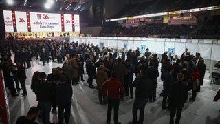 CHP'li vekiller tuvalette yumruk yumruğa kavga etti