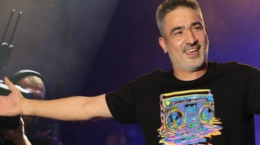 Sagopa Kajmer çileden çıktı! Konserinde üzerine atılanları görünce isyan etti! 'Ne saçma hareketler?'