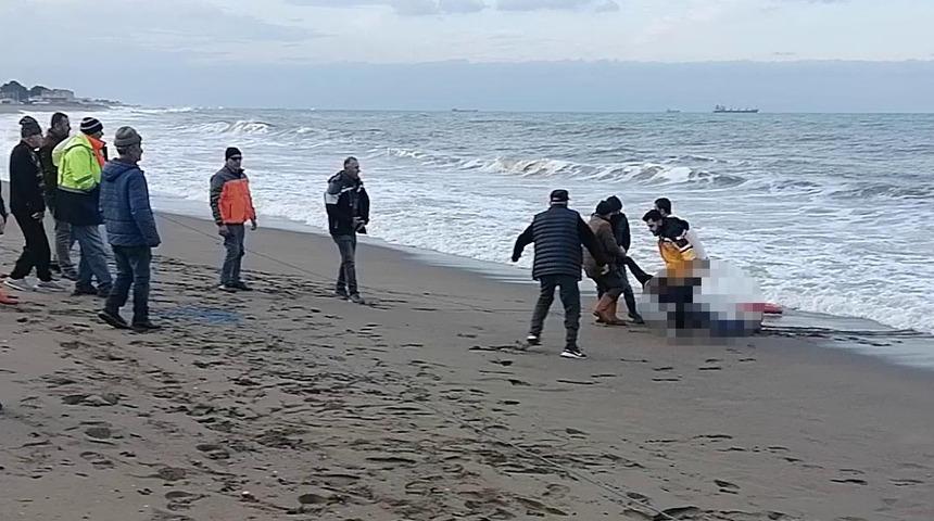 Karasu'da tekne alabora oldu! Baba boğuldu, oğlu yüzerek kurtuldu