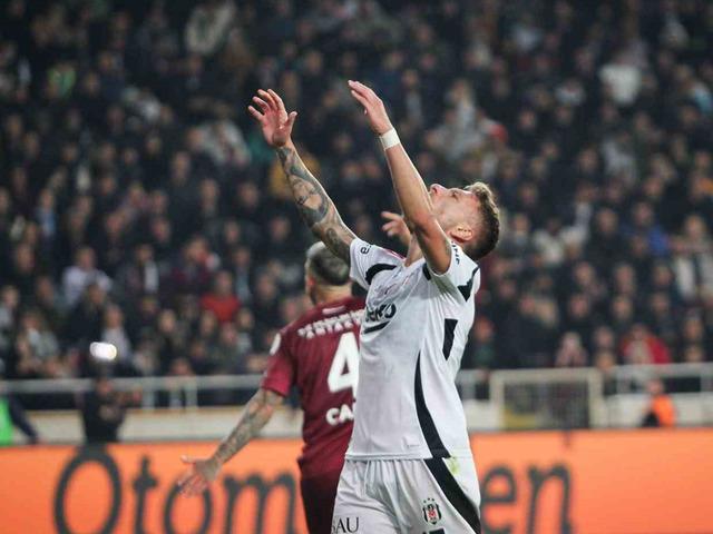 Beşiktaş'ta kötü gidişe kimse dur diyemiyor! Hatayspor'u da yenemeyen siyah-beyazlılarda galibiyet hasreti 5 maça çıktı