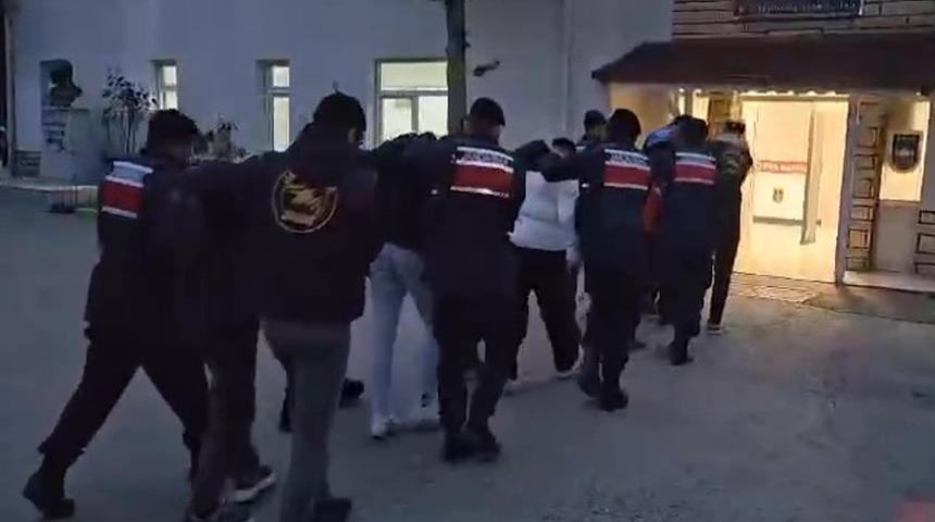 Hırsızlar bir ilçenin kabusu oldu! Tek tek yakalandılar