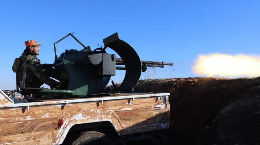 Suriye'de rejim karşıtı gruplar ilerleyişini sürdürüyor! 16 yerleşim yeri daha ele geçirildi