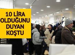 10 lira kıyafeti duyan koştu! Bakmadan, denemeden ne buldularsa aldılar: İzdiham bile onları durduramadı