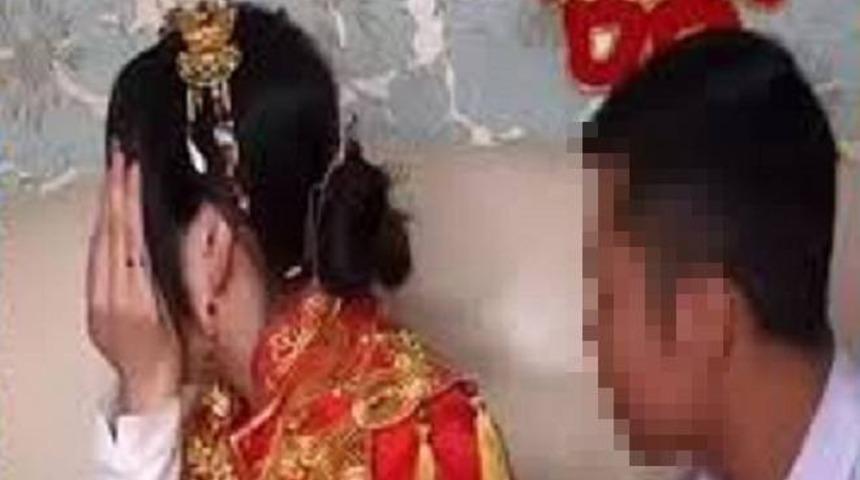 Düğün bitti, eve gittiler damat boşanmak istedi! 30 yaşındaki adam 47 yaşındaki eşinin makyajsız yüzünü görünce boşanmaya karar verdi