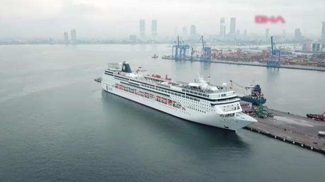 İzmir Alsancak ilçesine deniz yoluyla bine yakın turist getirdi! Gemi 2025 ortalarına kadar kalacak