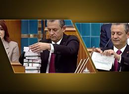  Özgür Özel'den Devlet Bahçeli'ye olay yanıt! Önce kağıtları yırttı, sonra bir valiz dolusu parayla kule yaptı