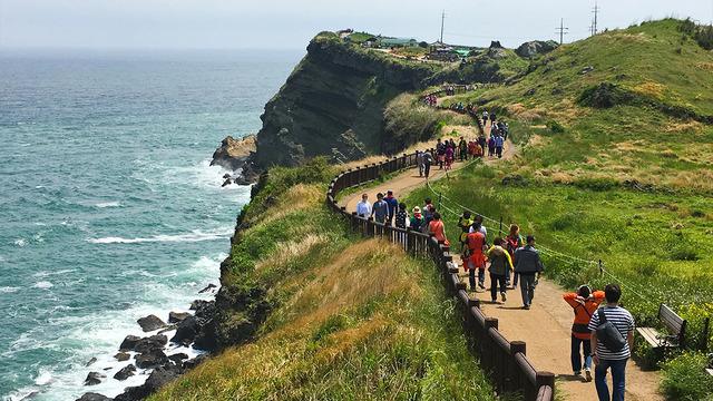 Korku filmi gibi! Güney Kore'nin Jeju Adası'na turistik amaçlı ziyarete giden 90 kişilik ekipten 38'i ortadan kayboldu